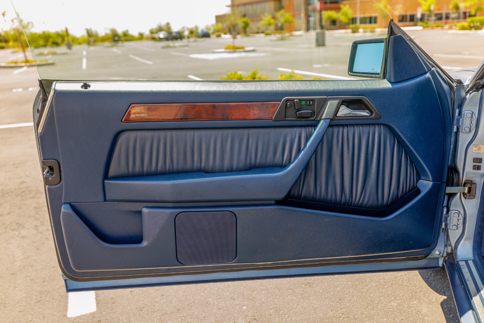 Mercedes-Benz-300CE-1993-Convertible-22