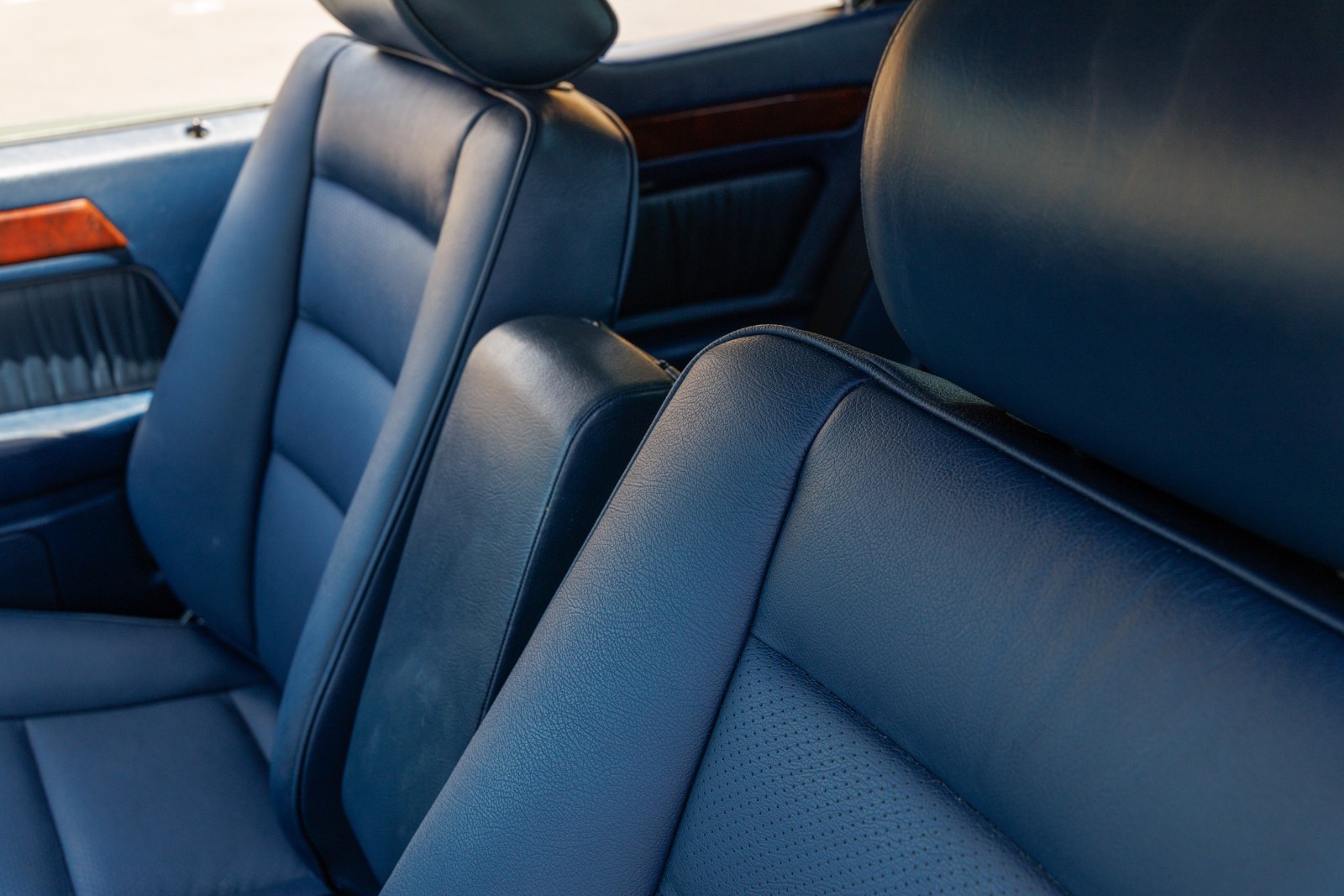 Mercedes-Benz-300CE-1993-Convertible-26