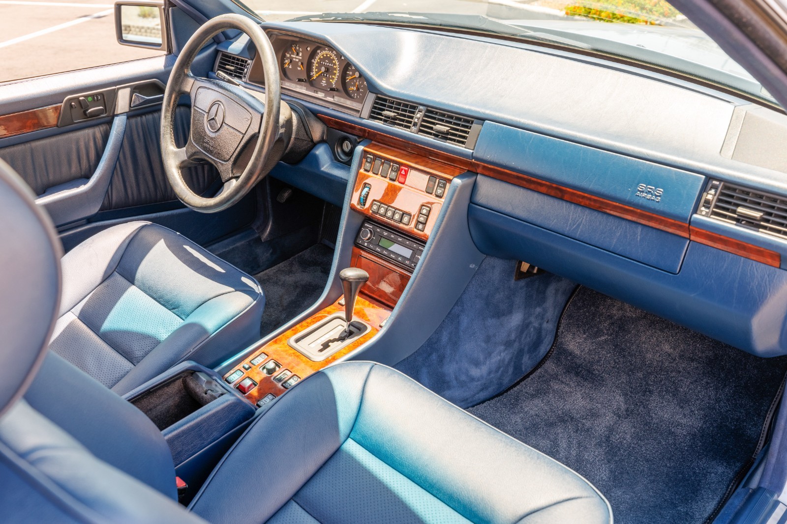 Mercedes-Benz-300CE-1993-Convertible-32