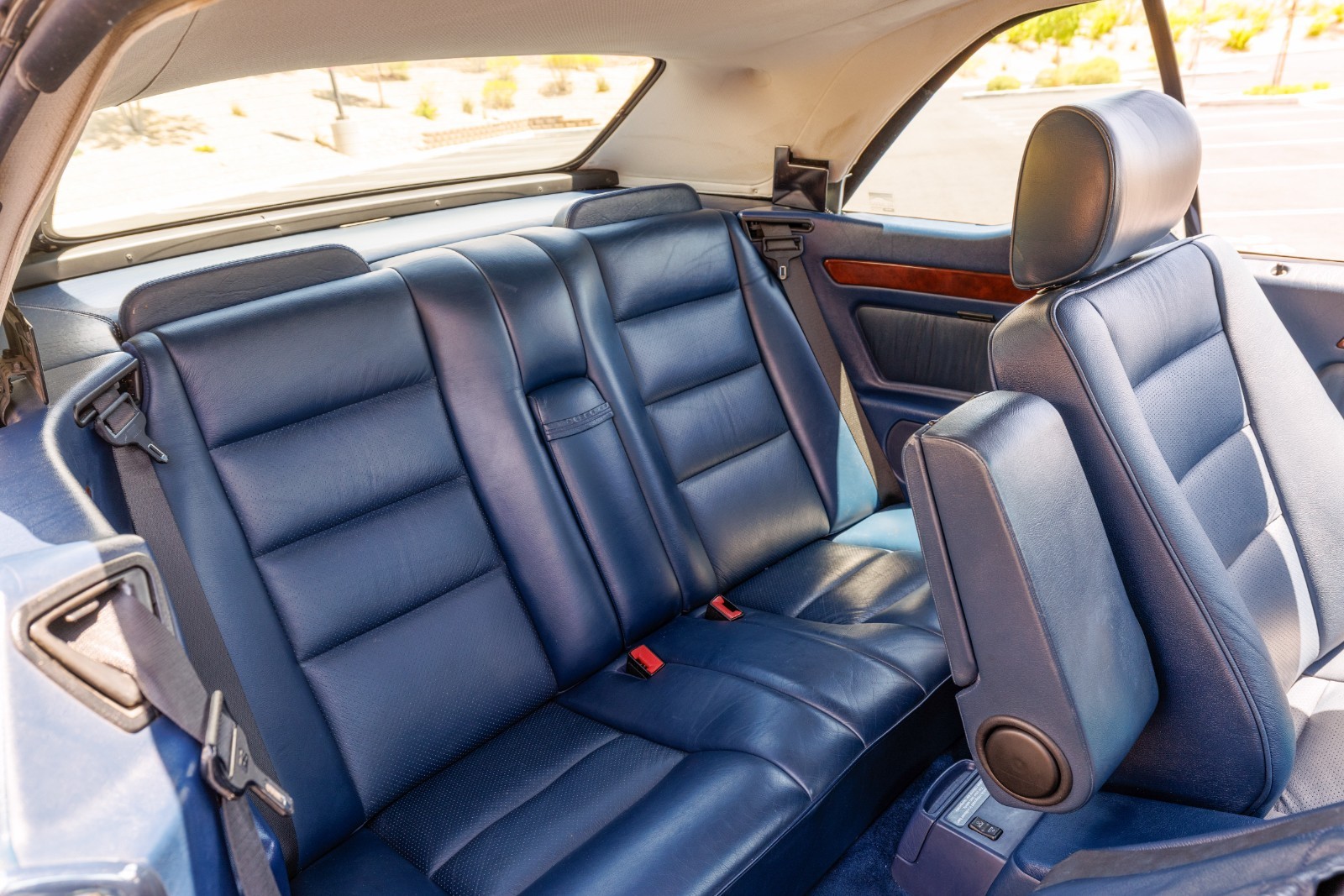 Mercedes-Benz-300CE-1993-Convertible-33