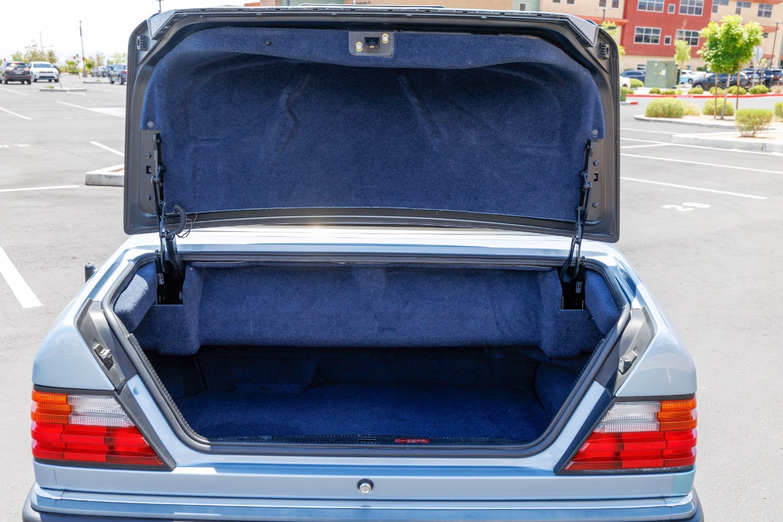 Mercedes-Benz-300CE-1993-Convertible-34