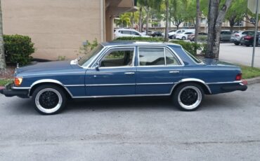 Mercedes-Benz-300SD-1980-Sedan