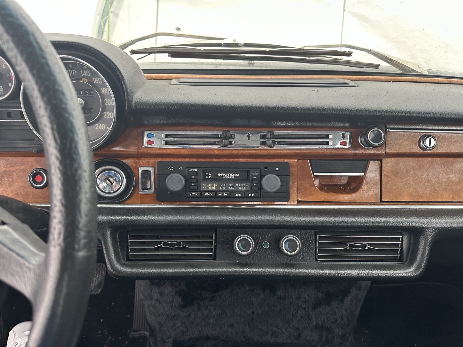 Mercedes-Benz-300SEL-1970-10