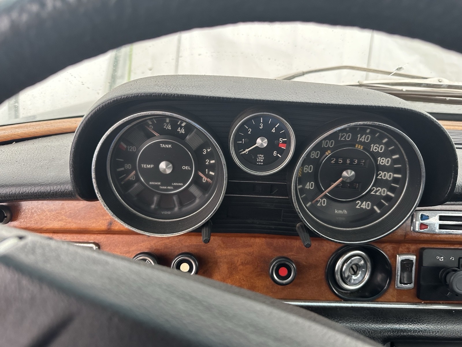 Mercedes-Benz-300SEL-1970-11