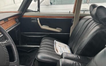 Mercedes-Benz-300SEL-1970-16