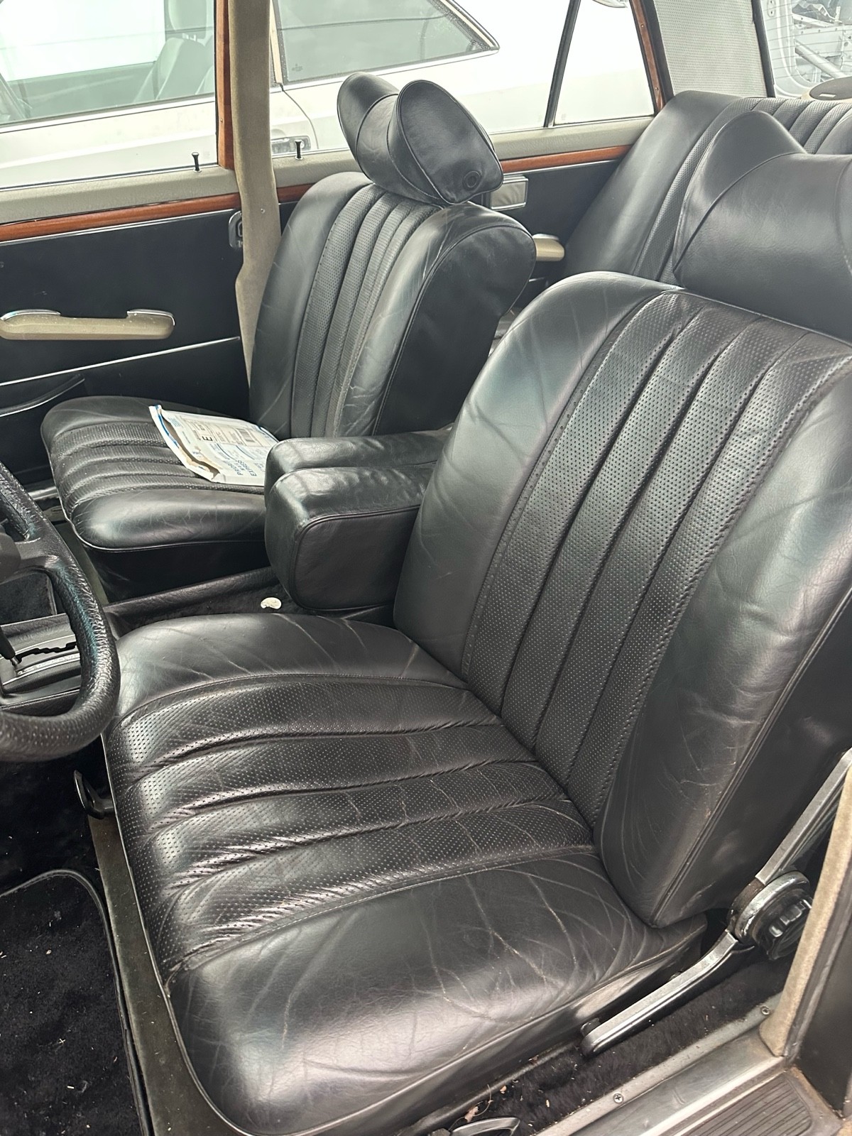 Mercedes-Benz-300SEL-1970-17