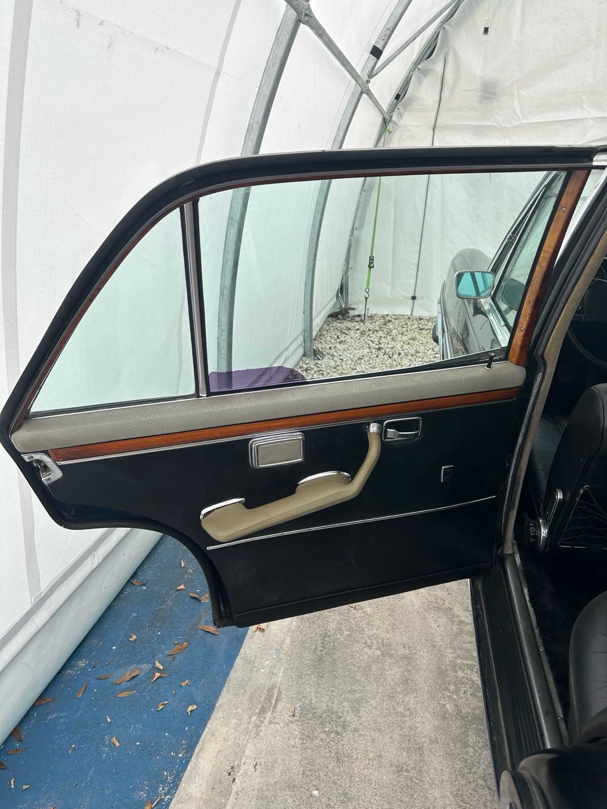 Mercedes-Benz-300SEL-1970-19