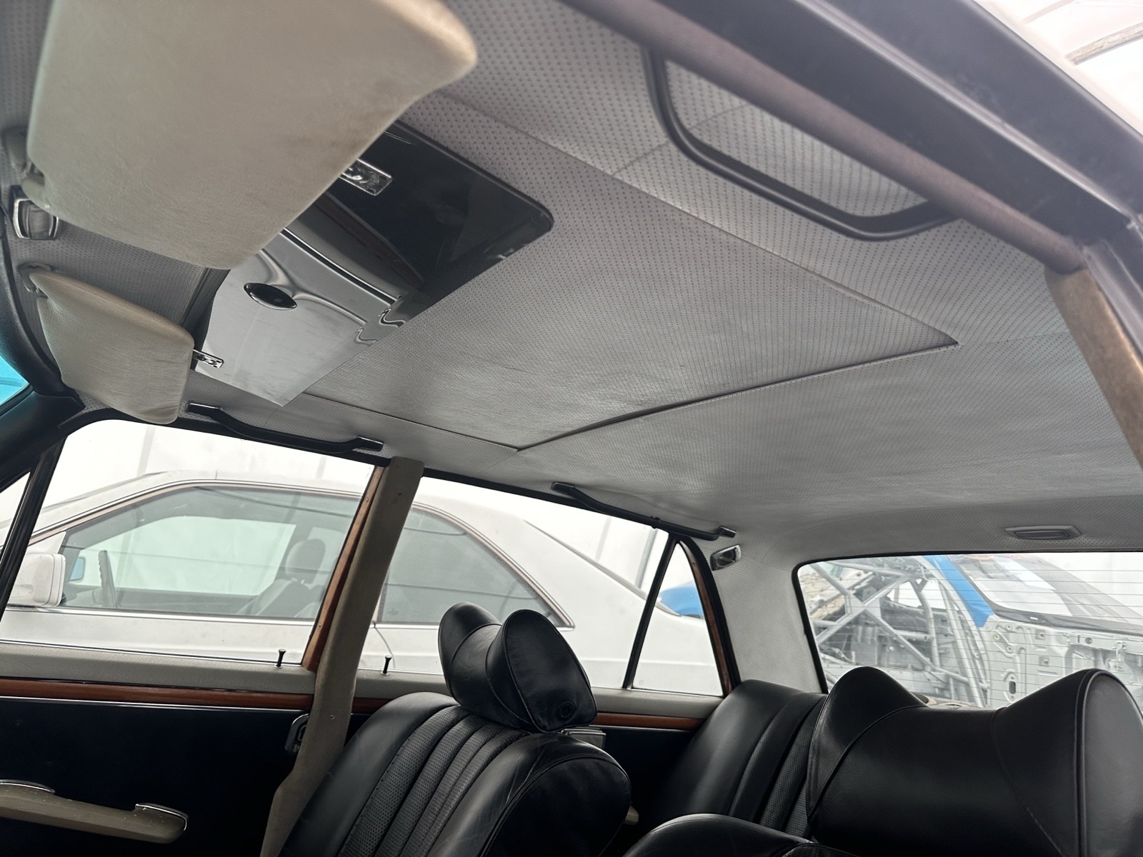 Mercedes-Benz-300SEL-1970-7