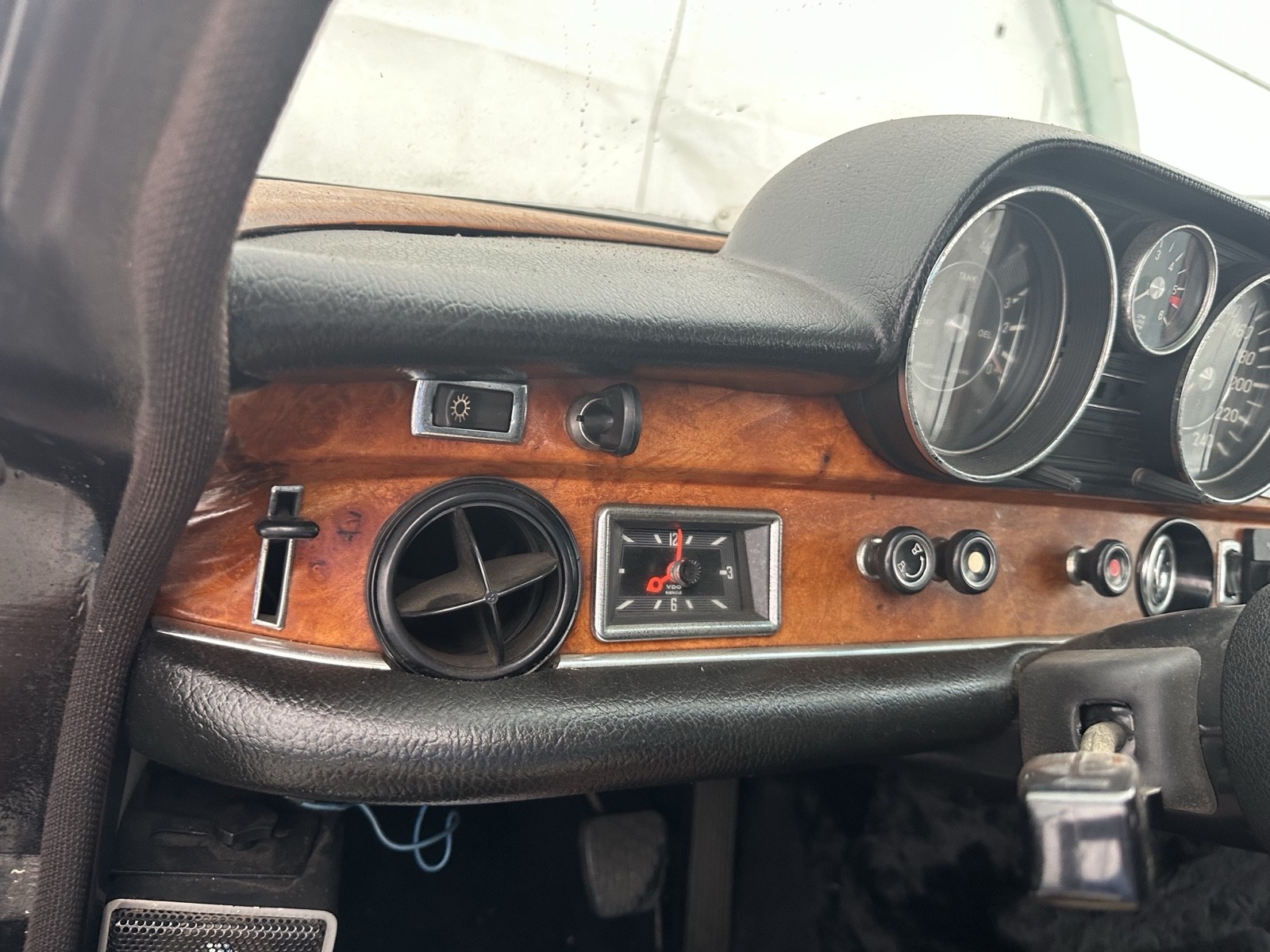 Mercedes-Benz-300SEL-1970-9