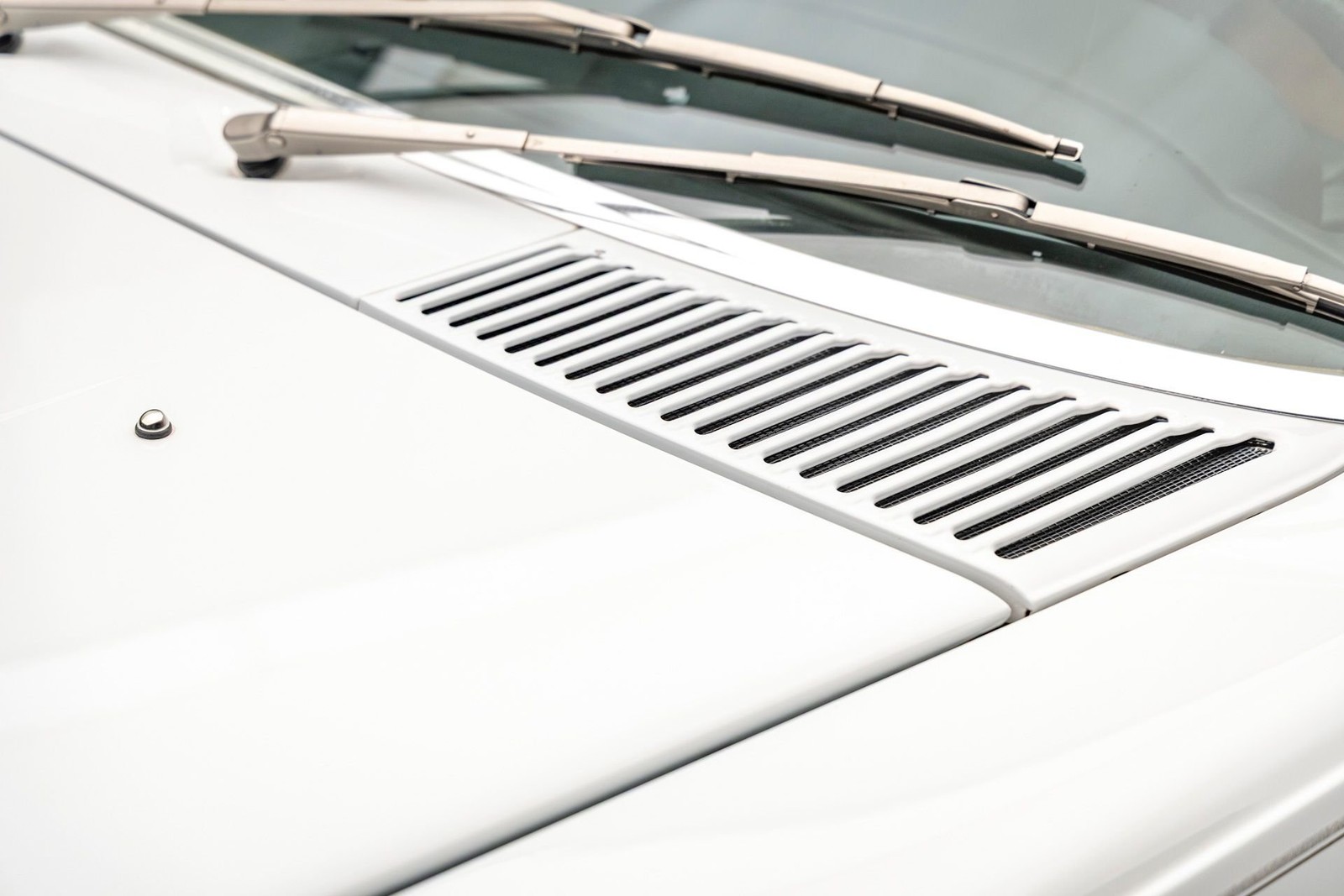 Mercedes-Benz-380-SL-1985-Other-23