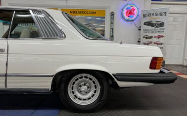 Mercedes-Benz-400-Series-1977-18