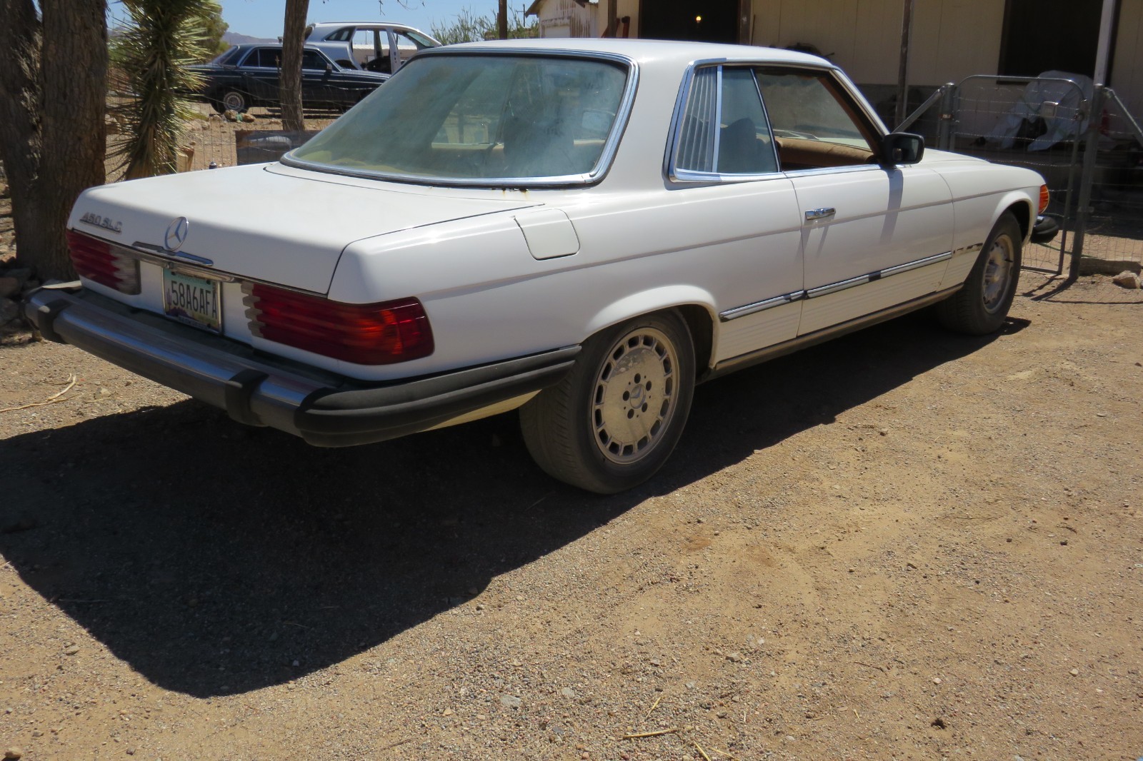 Mercedes-Benz-400-Series-1977-3
