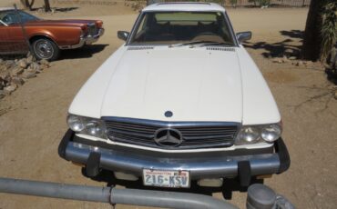 Mercedes-Benz-400-Series-1977