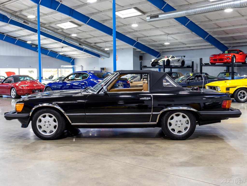 Mercedes-Benz-400-Series-1979-Other-11
