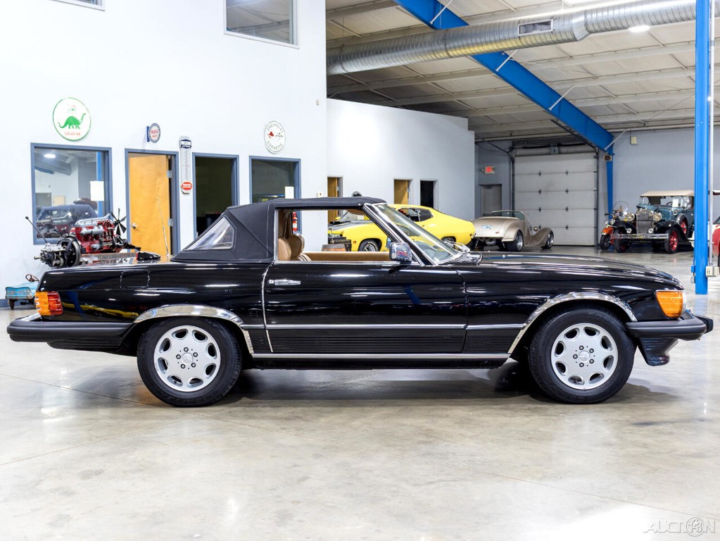Mercedes-Benz-400-Series-1979-Other-15