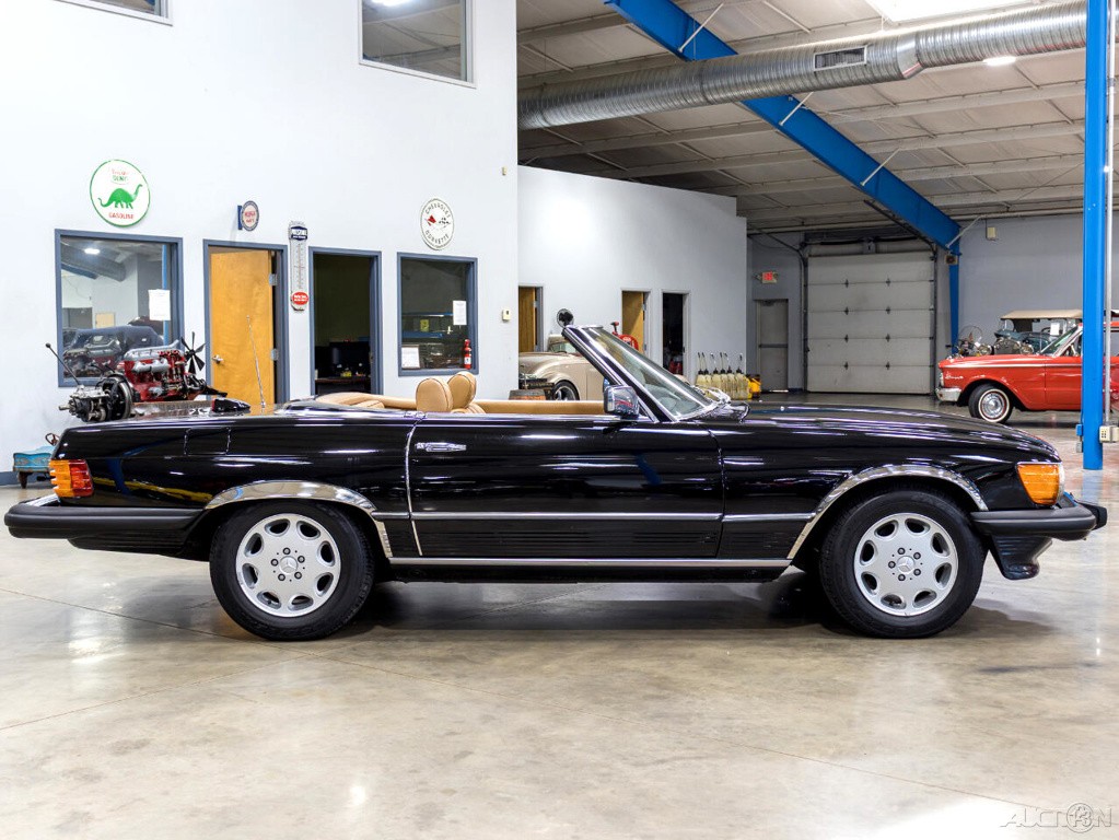 Mercedes-Benz-400-Series-1979-Other-7