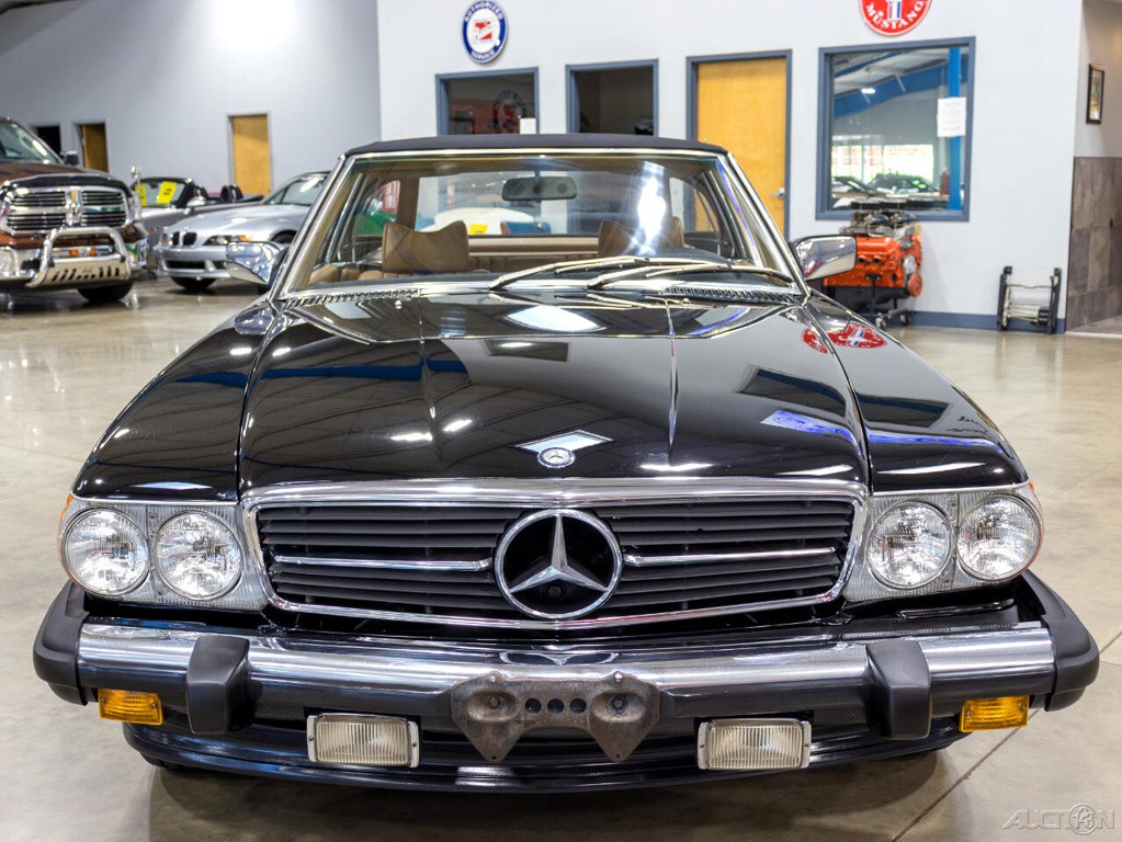 Mercedes-Benz-400-Series-1979-Other-9
