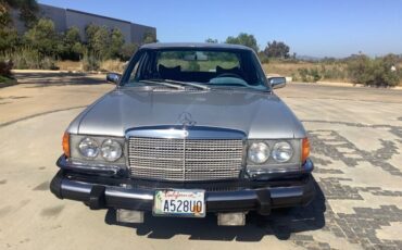 Mercedes-Benz-450se-1976-Sedan-1
