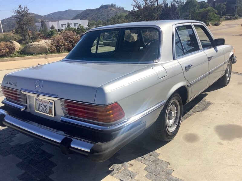 Mercedes-Benz-450se-1976-Sedan-10