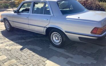 Mercedes-Benz-450se-1976-Sedan-12