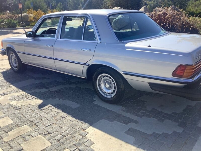 Mercedes-Benz-450se-1976-Sedan-12