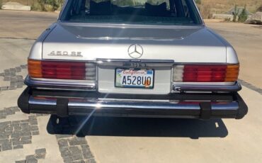 Mercedes-Benz-450se-1976-Sedan-15