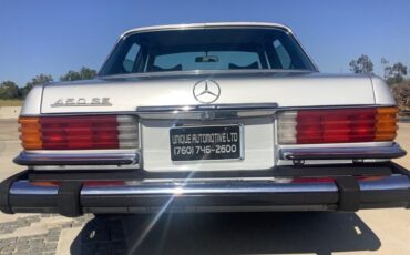 Mercedes-Benz-450se-1976-Sedan-16