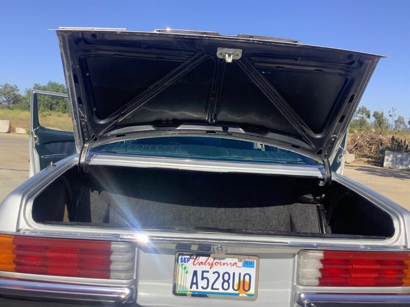 Mercedes-Benz-450se-1976-Sedan-18