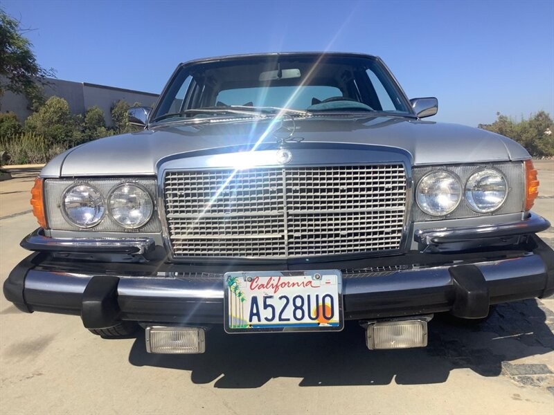 Mercedes-Benz-450se-1976-Sedan-2