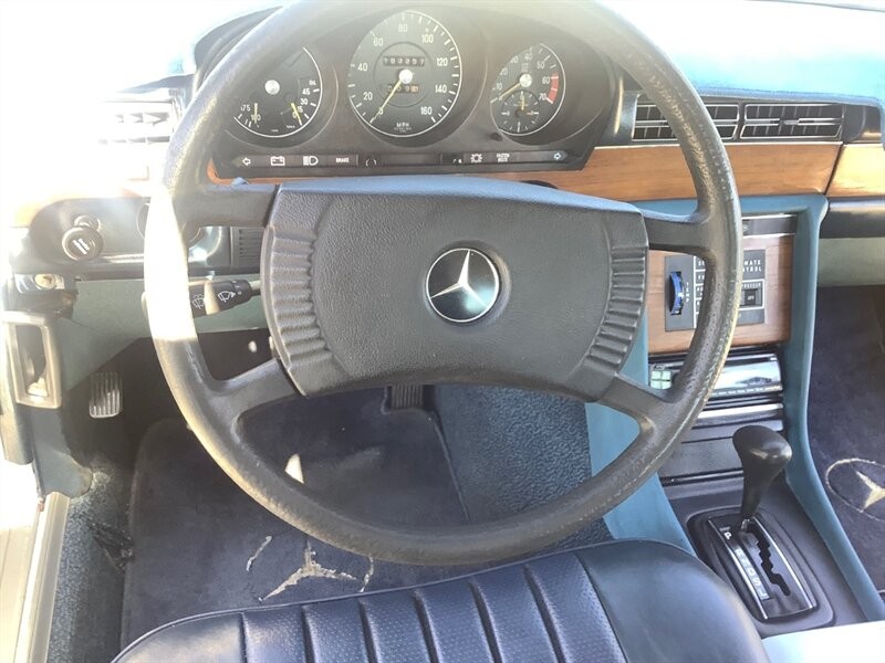 Mercedes-Benz-450se-1976-Sedan-22