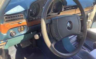 Mercedes-Benz-450se-1976-Sedan-23