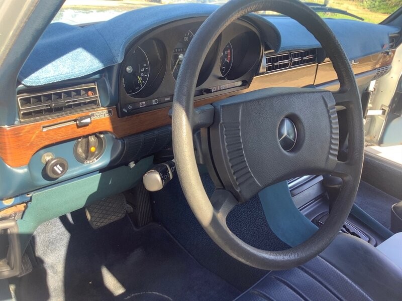 Mercedes-Benz-450se-1976-Sedan-23
