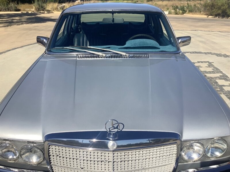 Mercedes-Benz-450se-1976-Sedan-3