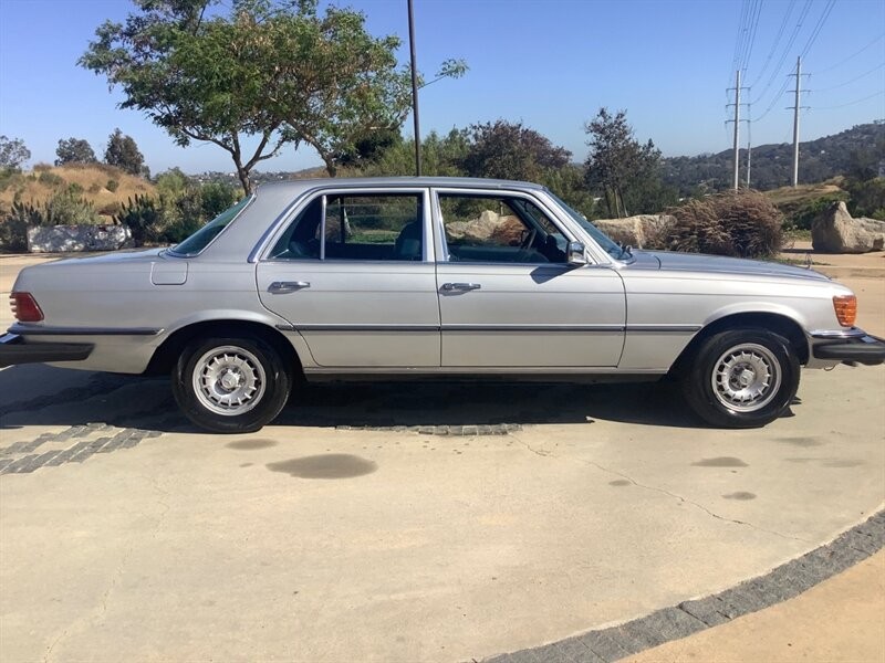 Mercedes-Benz-450se-1976-Sedan-4
