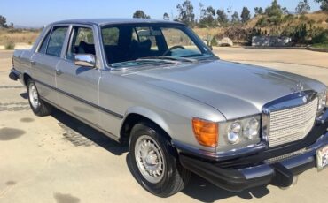 Mercedes-Benz-450se-1976-Sedan-8