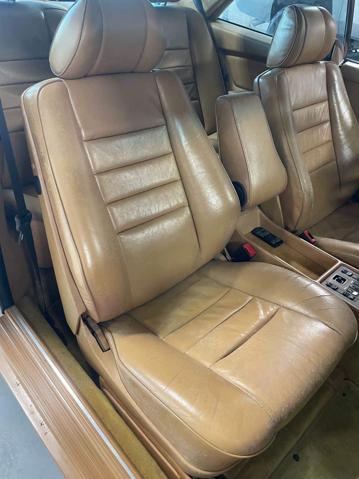 Mercedes-Benz-500-Series-1980-Coupe-14