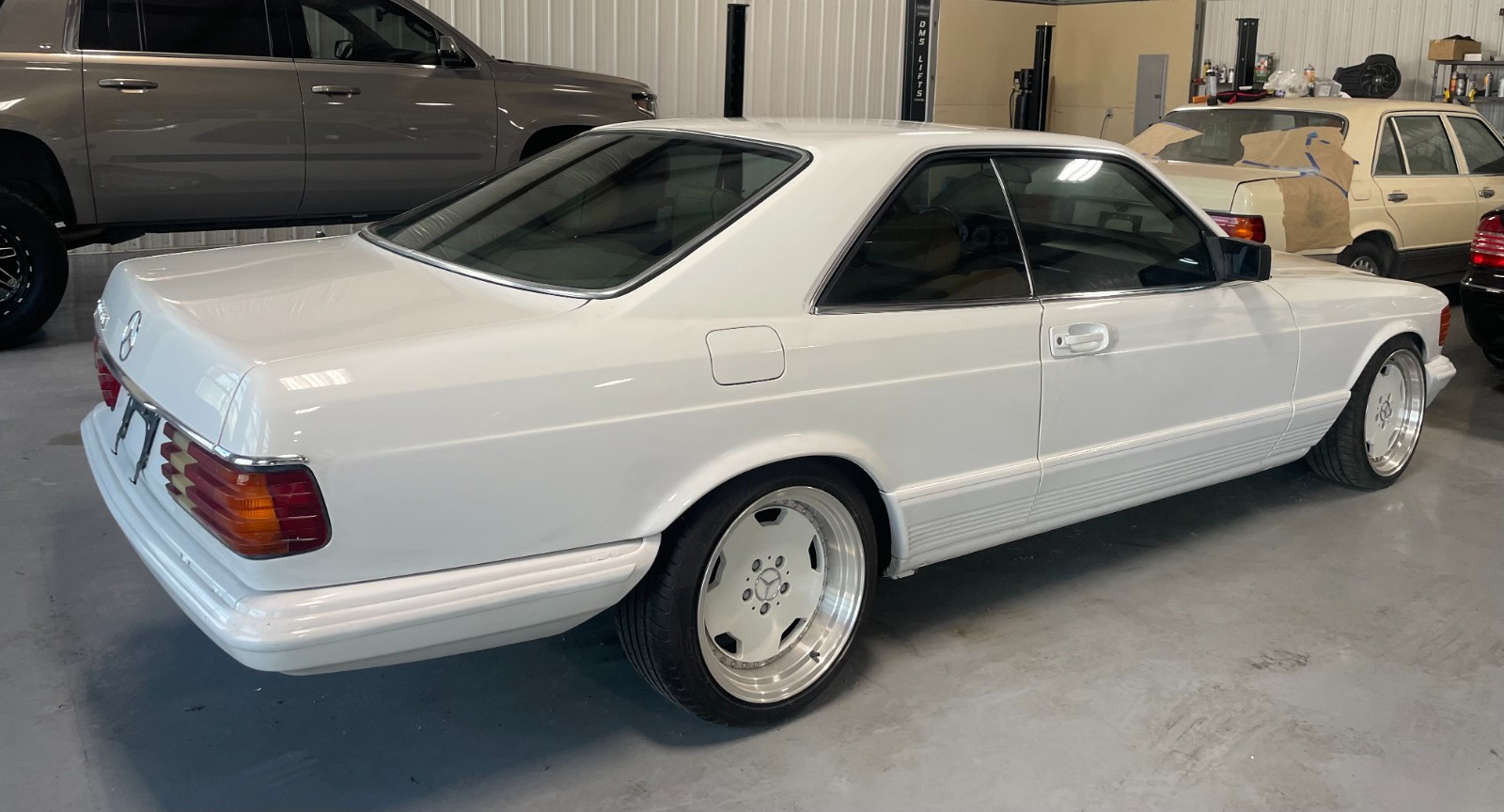 Mercedes-Benz-500-Series-1980-Coupe-3