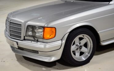Mercedes-Benz-500-Series-1983-Sedan-6