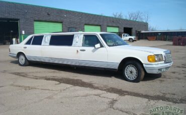 Mercedes-Benz-500-Series-1986-Limousine-12