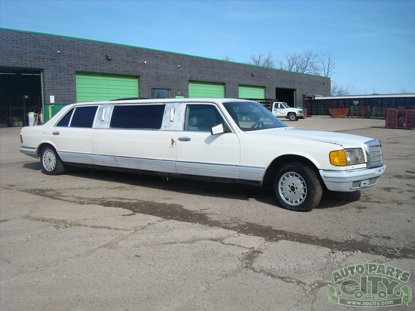 Mercedes-Benz-500-Series-1986-Limousine-12