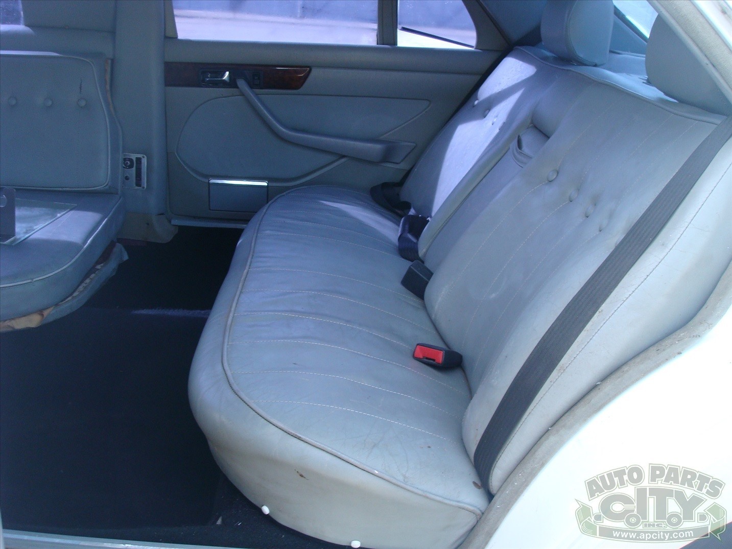Mercedes-Benz-500-Series-1986-Limousine-5