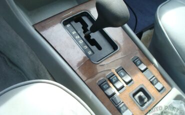 Mercedes-Benz-500-Series-1986-Limousine-6
