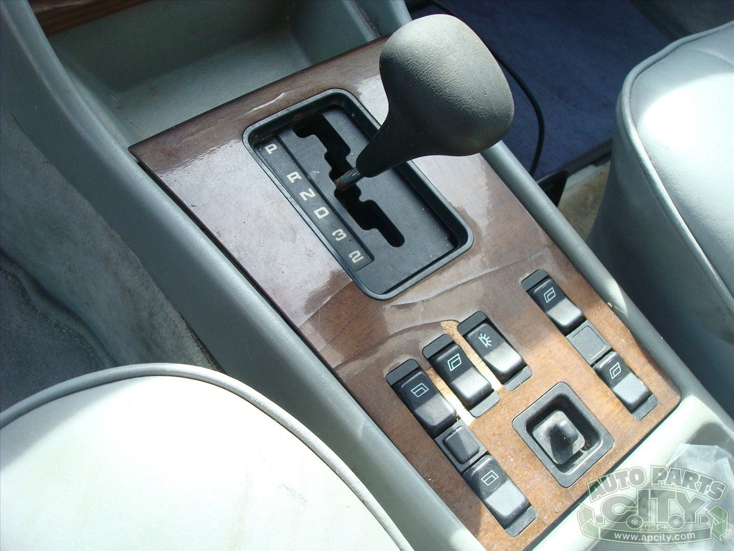 Mercedes-Benz-500-Series-1986-Limousine-6