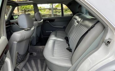 Mercedes-Benz-500-Series-1987-11