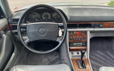 Mercedes-Benz-500-Series-1987-15