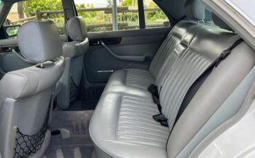 Mercedes-Benz-500-Series-1987-16