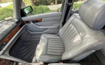 Mercedes-Benz-500-Series-1987-31