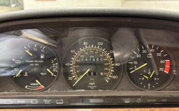 Mercedes-Benz-500-Series-1987-35