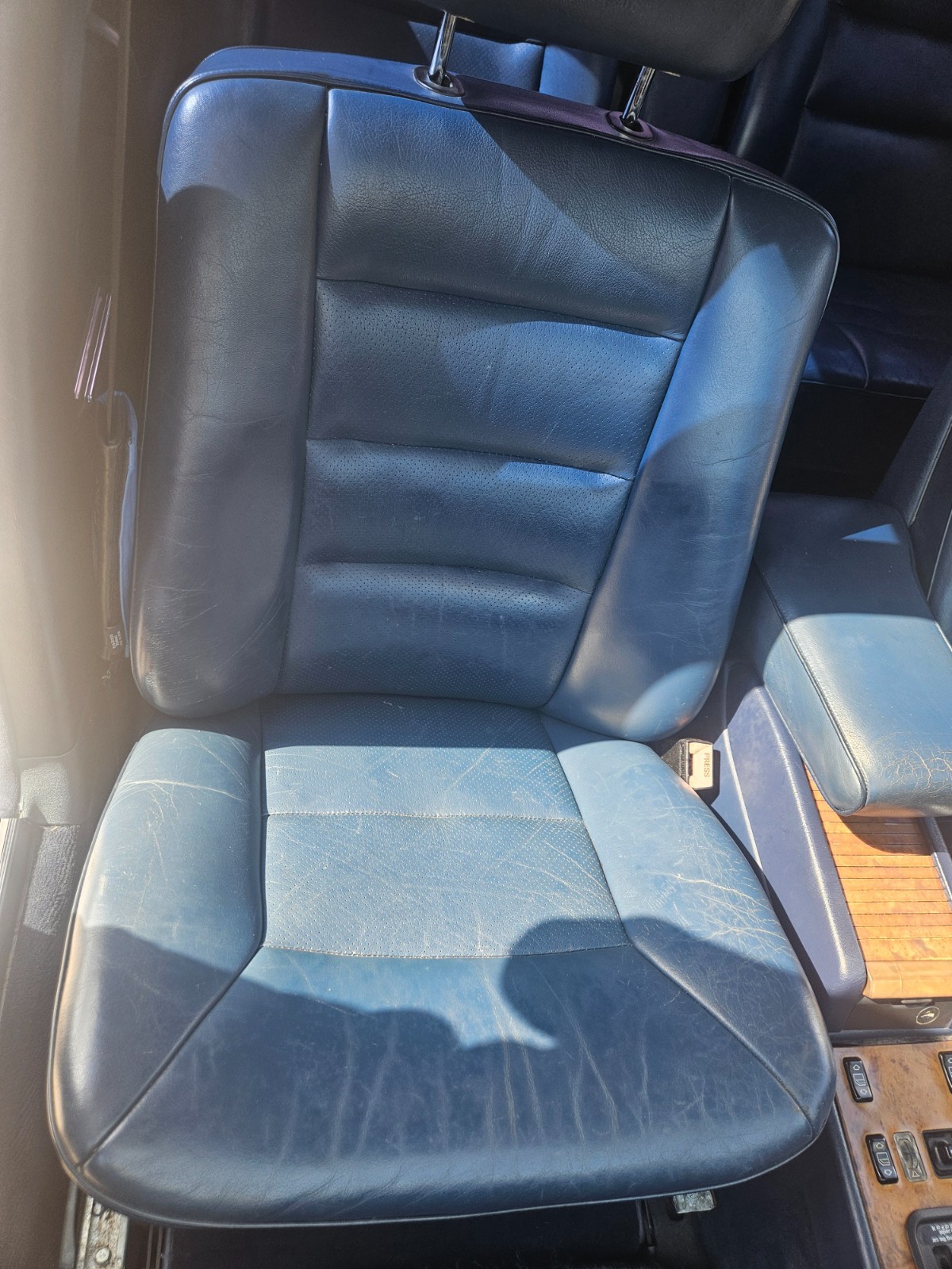 Mercedes-Benz-500-Series-1990-Sedan-13