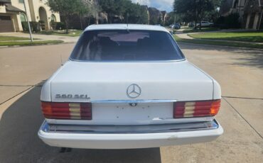 Mercedes-Benz-500-Series-1990-Sedan-2